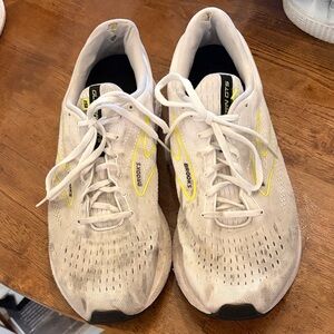 Brooks Men's White and Yellow Athletic Shoes
